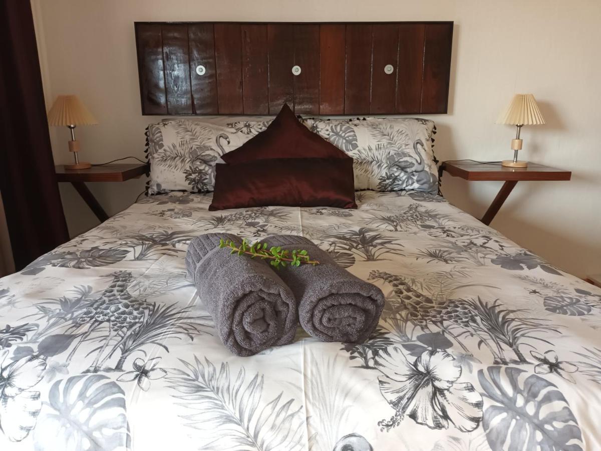 Chameleon Lodge โคลเชสเตอร์ ภายนอก รูปภาพ